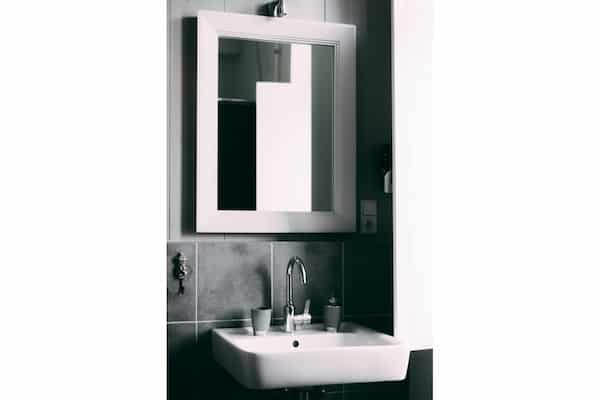 Bathroom fitting image